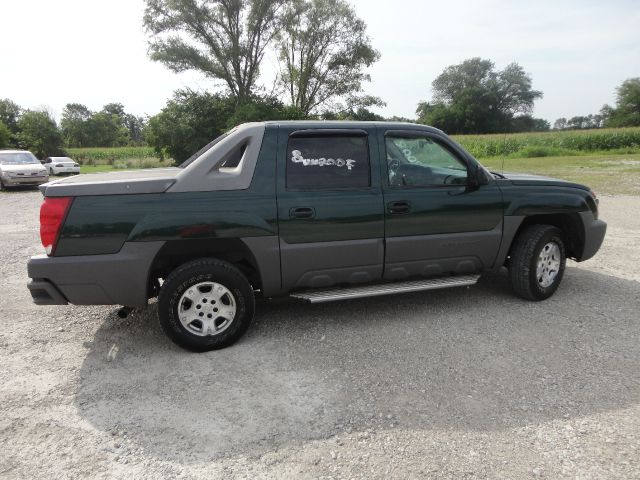 2002 Chevrolet Avalanche C350 4dr Sdn 3.5L Sport RWD Sedan