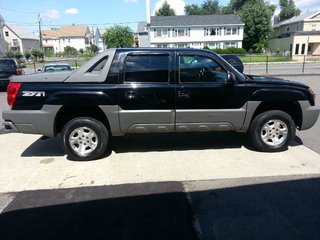 2002 Chevrolet Avalanche C350 4dr Sdn 3.5L Sport RWD Sedan