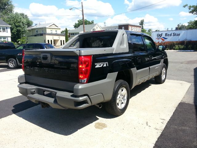 2002 Chevrolet Avalanche C350 4dr Sdn 3.5L Sport RWD Sedan
