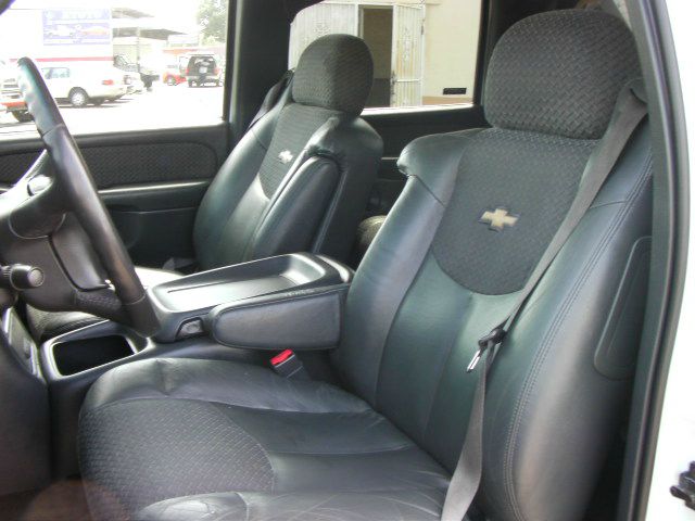 2002 Chevrolet Avalanche Z71 4X4 CREW CAB