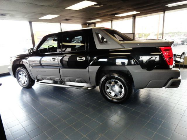 2002 Chevrolet Avalanche C350 4dr Sdn 3.5L Sport RWD Sedan