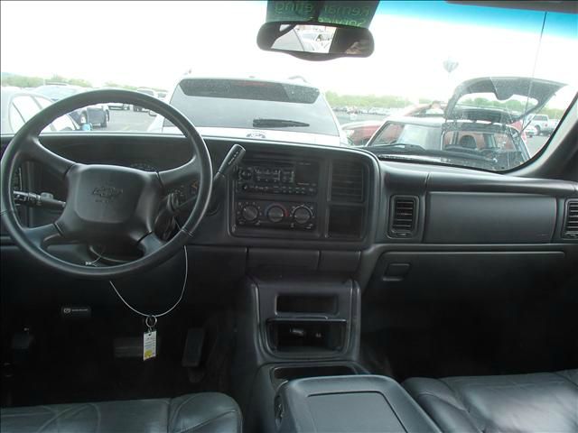 2002 Chevrolet Avalanche Cabriolet 6-spd Manual