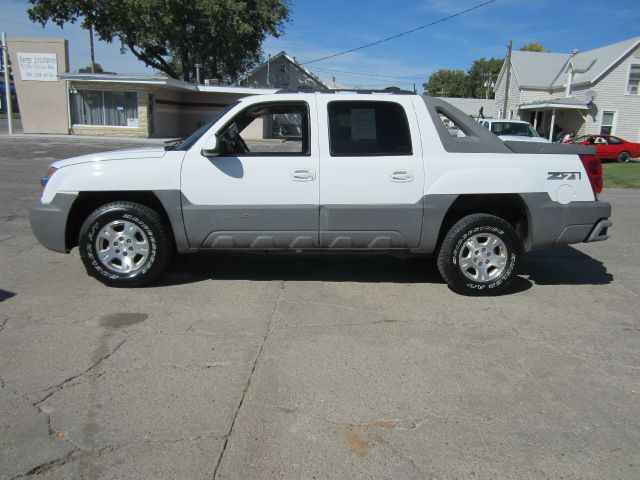 2002 Chevrolet Avalanche C350 4dr Sdn 3.5L Sport RWD Sedan