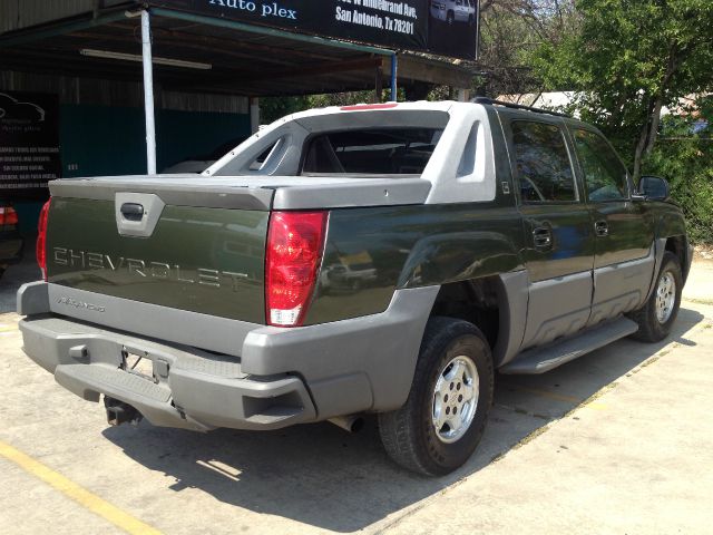 2002 Chevrolet Avalanche C350 4dr Sdn 3.5L Sport RWD Sedan