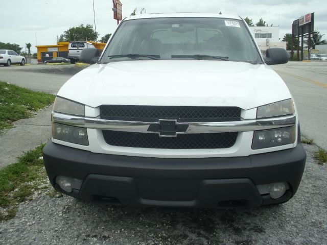 2002 Chevrolet Avalanche C350 4dr Sdn 3.5L Sport RWD Sedan