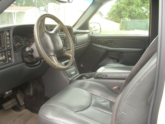 2002 Chevrolet Avalanche C350 4dr Sdn 3.5L Sport RWD Sedan