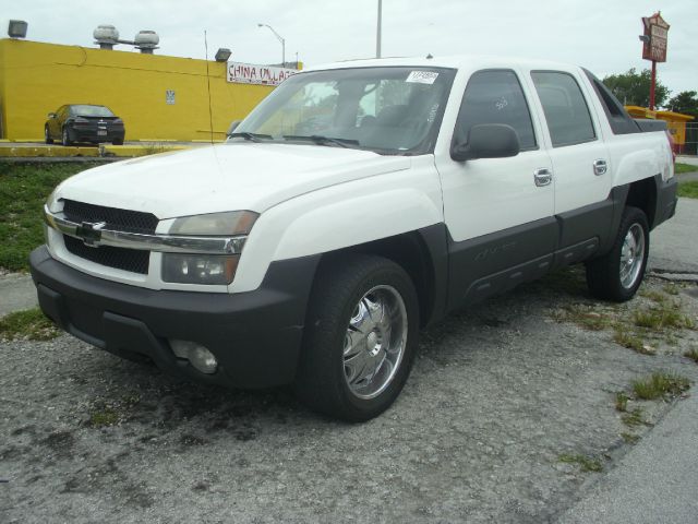 2002 Chevrolet Avalanche C350 4dr Sdn 3.5L Sport RWD Sedan