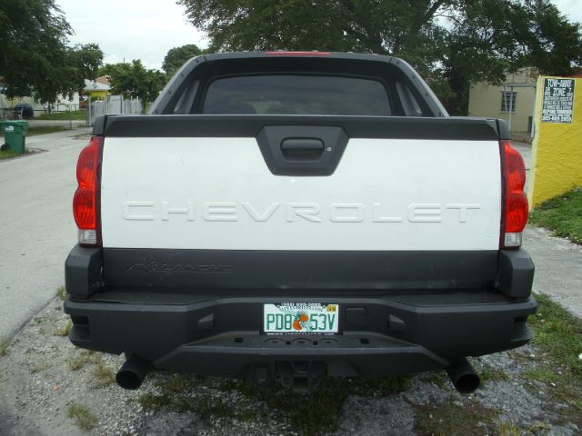 2002 Chevrolet Avalanche C350 4dr Sdn 3.5L Sport RWD Sedan