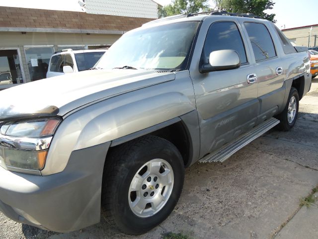 2002 Chevrolet Avalanche C350 4dr Sdn 3.5L Sport RWD Sedan