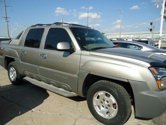 2002 Chevrolet Avalanche C350 4dr Sdn 3.5L Sport RWD Sedan