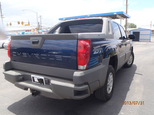 2002 Chevrolet Avalanche C350 4dr Sdn 3.5L Sport RWD Sedan