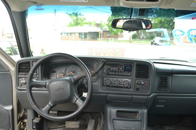 2002 Chevrolet Avalanche C350 4dr Sdn 3.5L Sport RWD Sedan
