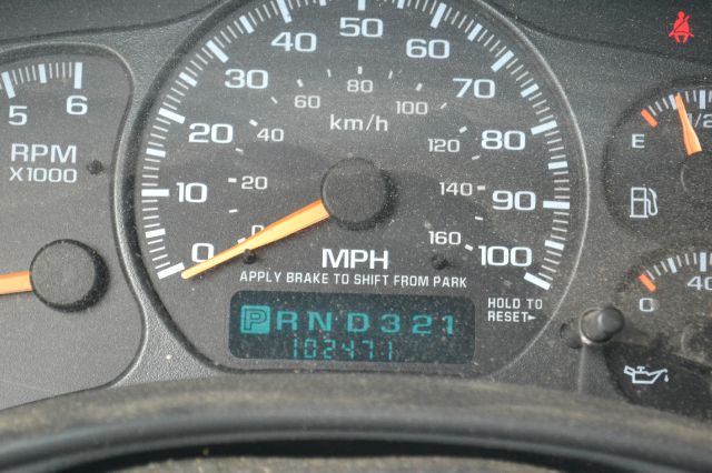 2002 Chevrolet Avalanche C350 4dr Sdn 3.5L Sport RWD Sedan