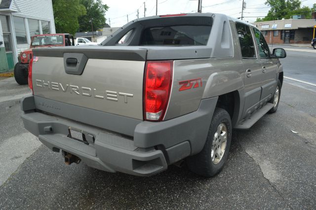 2002 Chevrolet Avalanche C350 4dr Sdn 3.5L Sport RWD Sedan