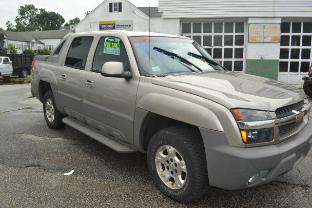 2002 Chevrolet Avalanche C350 4dr Sdn 3.5L Sport RWD Sedan
