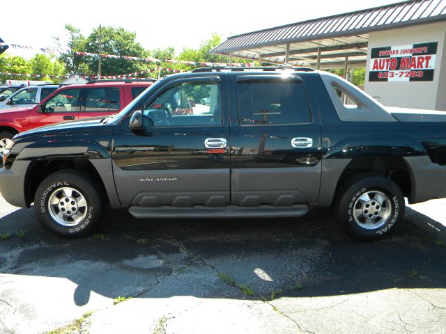 2002 Chevrolet Avalanche C350 4dr Sdn 3.5L Sport RWD Sedan