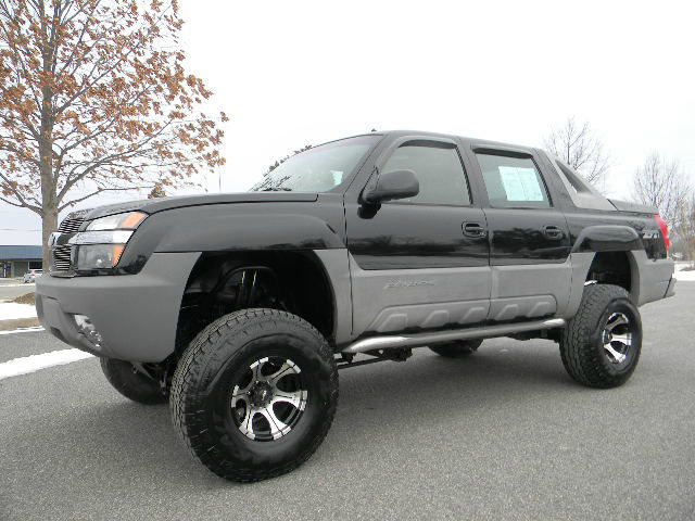 2002 Chevrolet Avalanche C350 4dr Sdn 3.5L Sport RWD Sedan