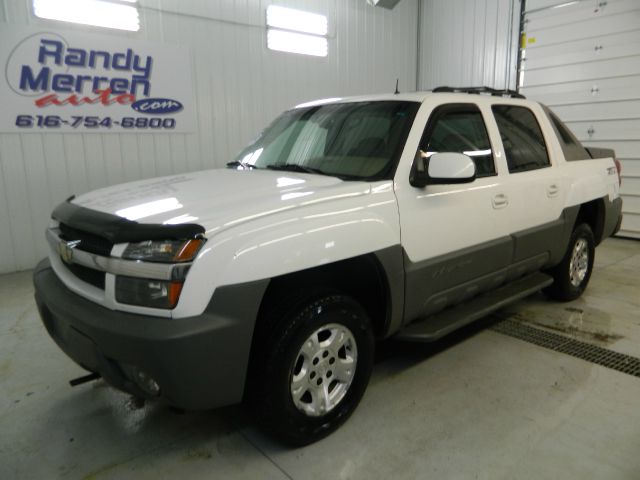 2002 Chevrolet Avalanche C350 4dr Sdn 3.5L Sport RWD Sedan