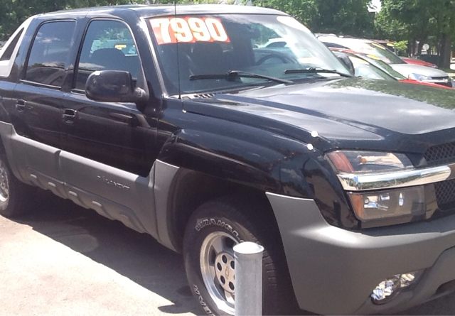 2002 Chevrolet Avalanche C350 4dr Sdn 3.5L Sport RWD Sedan