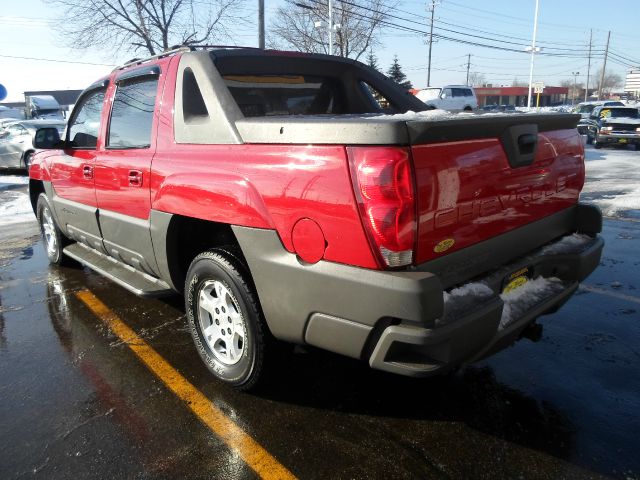 2002 Chevrolet Avalanche C350 4dr Sdn 3.5L Sport RWD Sedan