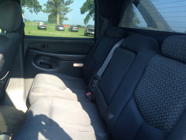 2003 Chevrolet Avalanche C350 4dr Sdn 3.5L Sport RWD Sedan