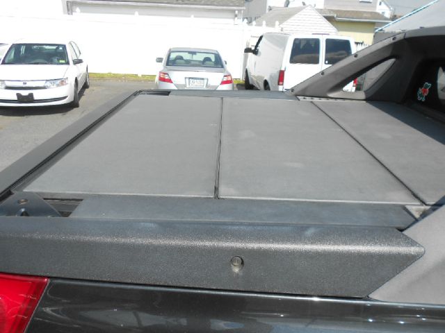 2003 Chevrolet Avalanche C350 4dr Sdn 3.5L Sport RWD Sedan