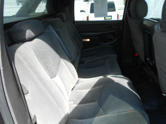 2003 Chevrolet Avalanche C350 4dr Sdn 3.5L Sport RWD Sedan