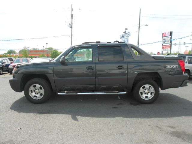 2003 Chevrolet Avalanche C350 4dr Sdn 3.5L Sport RWD Sedan