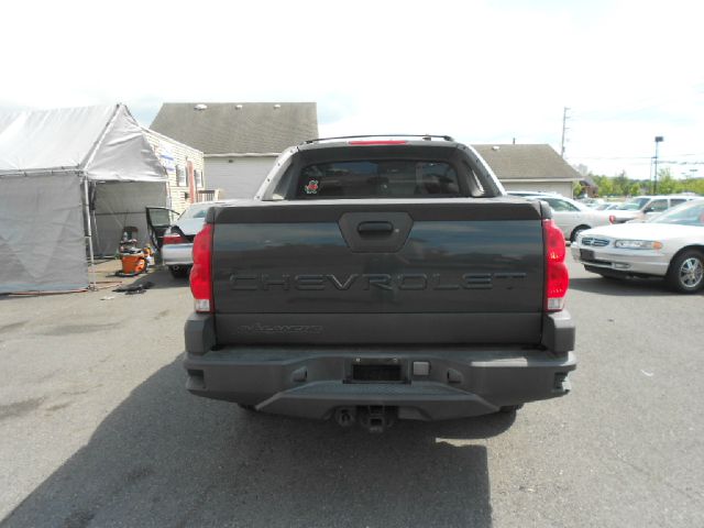 2003 Chevrolet Avalanche C350 4dr Sdn 3.5L Sport RWD Sedan