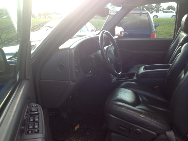 2003 Chevrolet Avalanche C350 4dr Sdn 3.5L Sport RWD Sedan