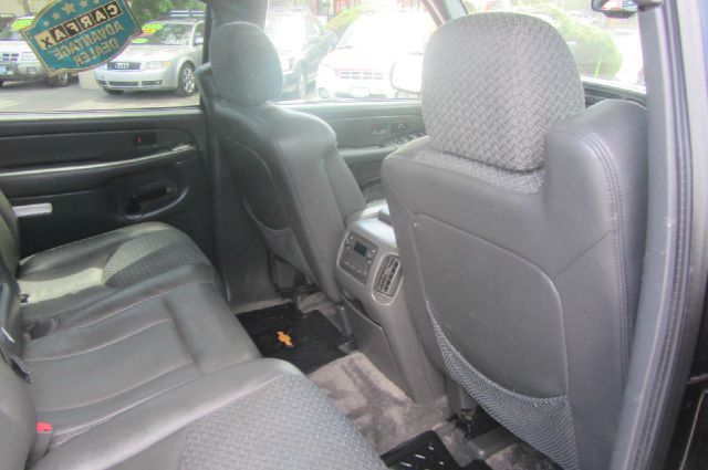 2003 Chevrolet Avalanche C350 4dr Sdn 3.5L Sport RWD Sedan