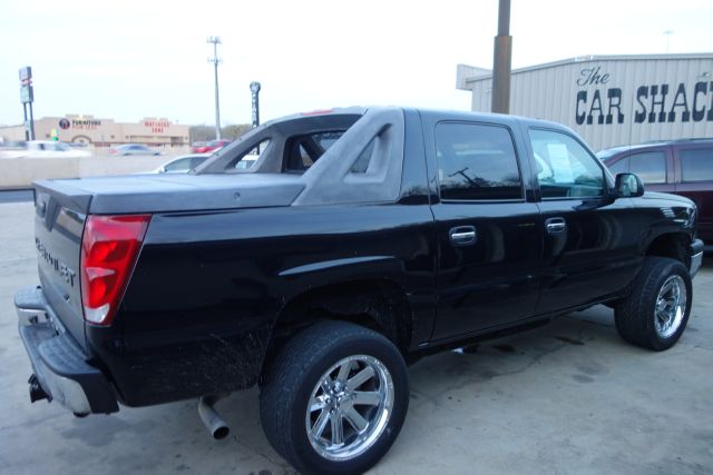 2003 Chevrolet Avalanche C350 4dr Sdn 3.5L Sport RWD Sedan