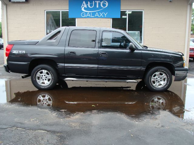 2003 Chevrolet Avalanche Crew Cab Amarillo 4X4