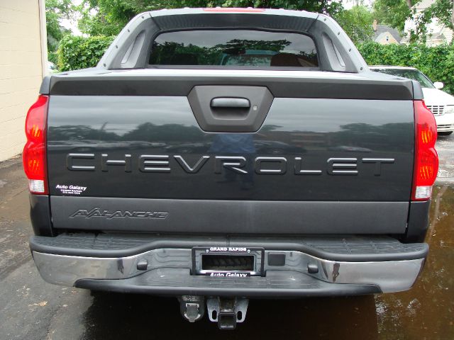 2003 Chevrolet Avalanche Crew Cab Amarillo 4X4