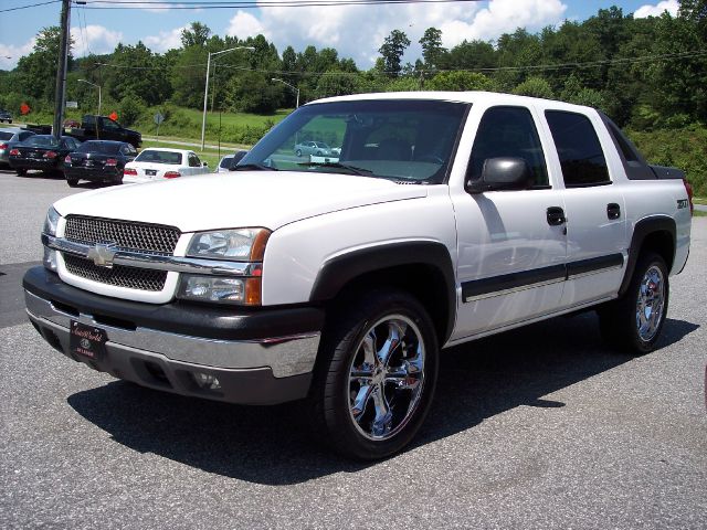 2003 Chevrolet Avalanche C350 4dr Sdn 3.5L Sport RWD Sedan