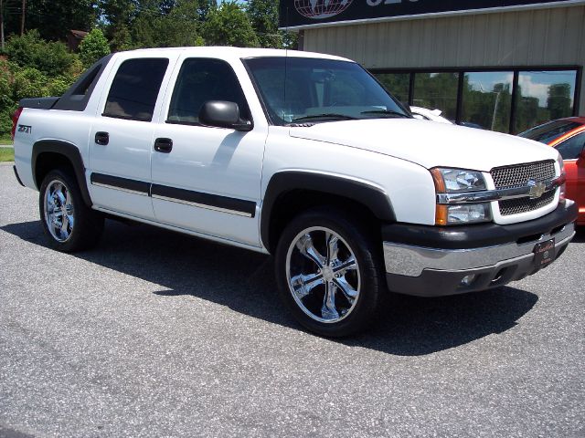2003 Chevrolet Avalanche C350 4dr Sdn 3.5L Sport RWD Sedan