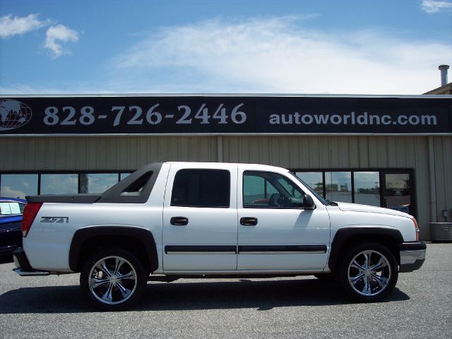 2003 Chevrolet Avalanche C350 4dr Sdn 3.5L Sport RWD Sedan