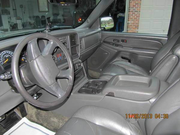 2003 Chevrolet Avalanche C350 4dr Sdn 3.5L Sport RWD Sedan