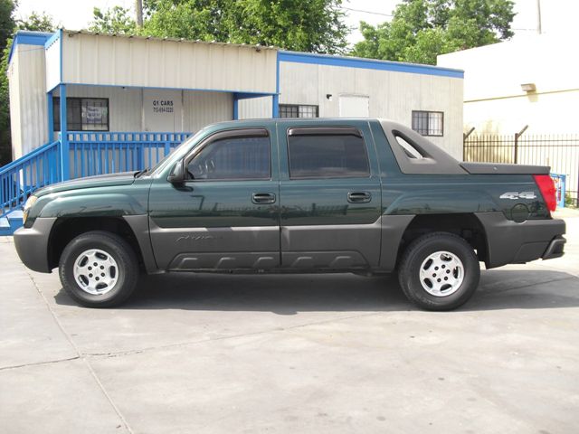 2003 Chevrolet Avalanche C350 4dr Sdn 3.5L Sport RWD Sedan