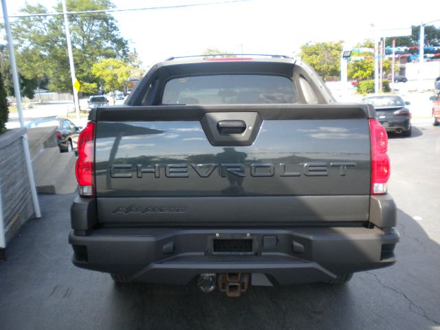 2003 Chevrolet Avalanche C350 4dr Sdn 3.5L Sport RWD Sedan