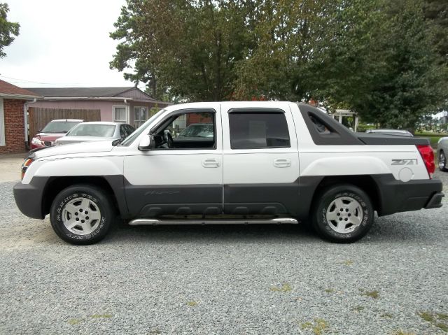 2003 Chevrolet Avalanche C350 4dr Sdn 3.5L Sport RWD Sedan