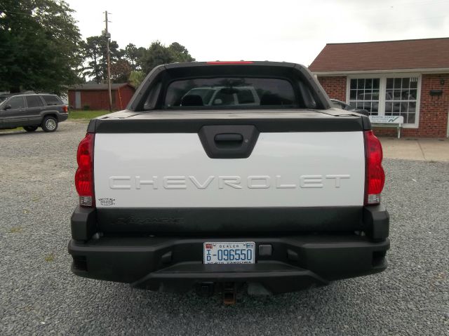 2003 Chevrolet Avalanche C350 4dr Sdn 3.5L Sport RWD Sedan