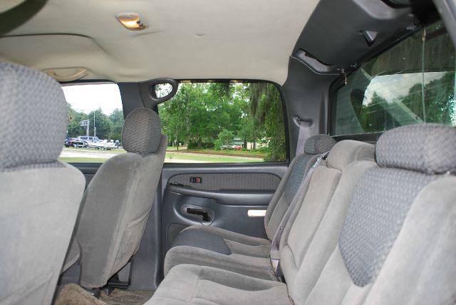 2003 Chevrolet Avalanche C350 4dr Sdn 3.5L Sport RWD Sedan