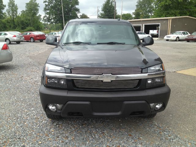 2003 Chevrolet Avalanche C350 4dr Sdn 3.5L Sport RWD Sedan