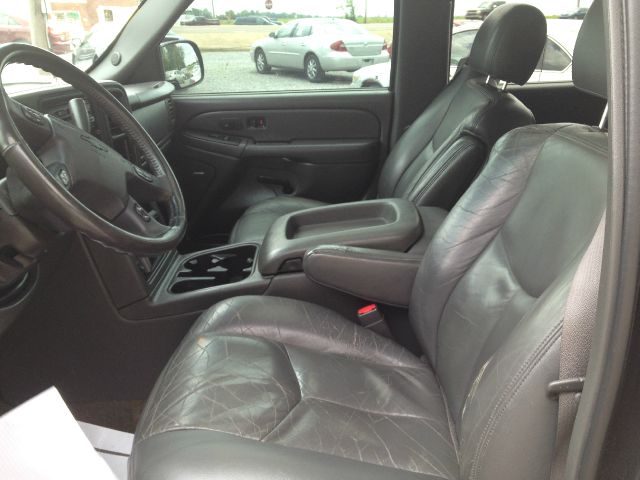 2003 Chevrolet Avalanche C350 4dr Sdn 3.5L Sport RWD Sedan