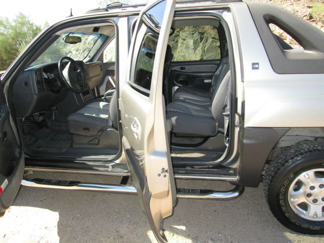 2003 Chevrolet Avalanche 340 Swinger Coupe