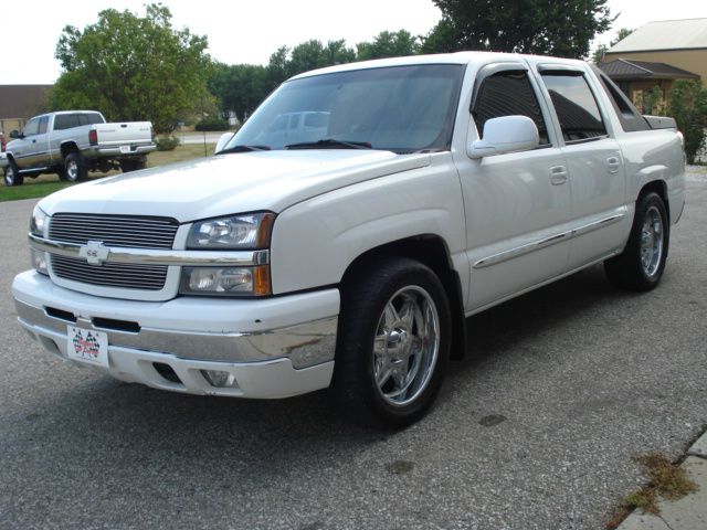 2003 Chevrolet Avalanche C350 4dr Sdn 3.5L Sport RWD Sedan