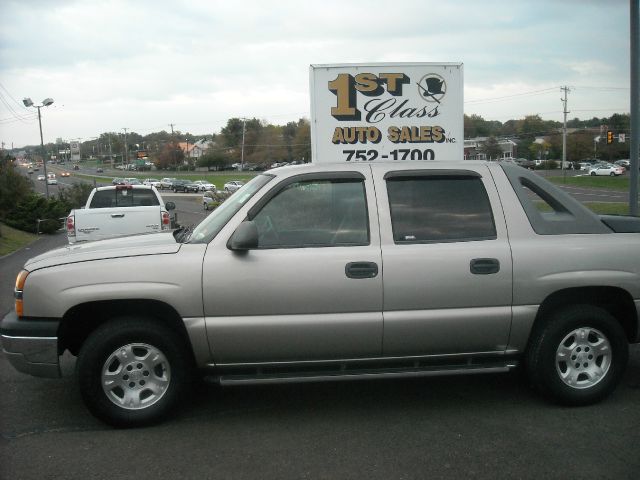 2003 Chevrolet Avalanche Std Cab Short Box