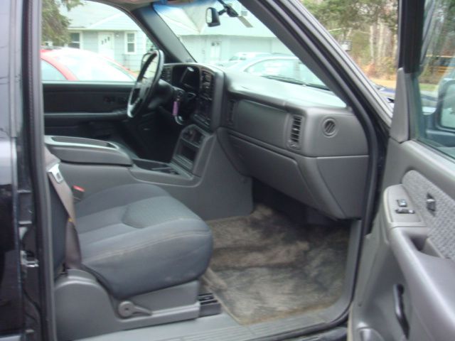 2003 Chevrolet Avalanche C350 4dr Sdn 3.5L Sport RWD Sedan