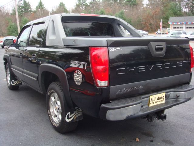 2003 Chevrolet Avalanche C350 4dr Sdn 3.5L Sport RWD Sedan